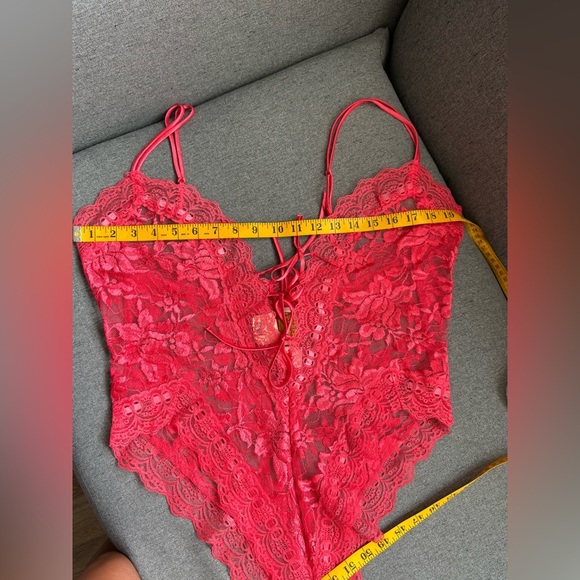 Victoria's Secret Vintage Gold Label Red Lace lingerie Size L NWT - Picture 8 of 10